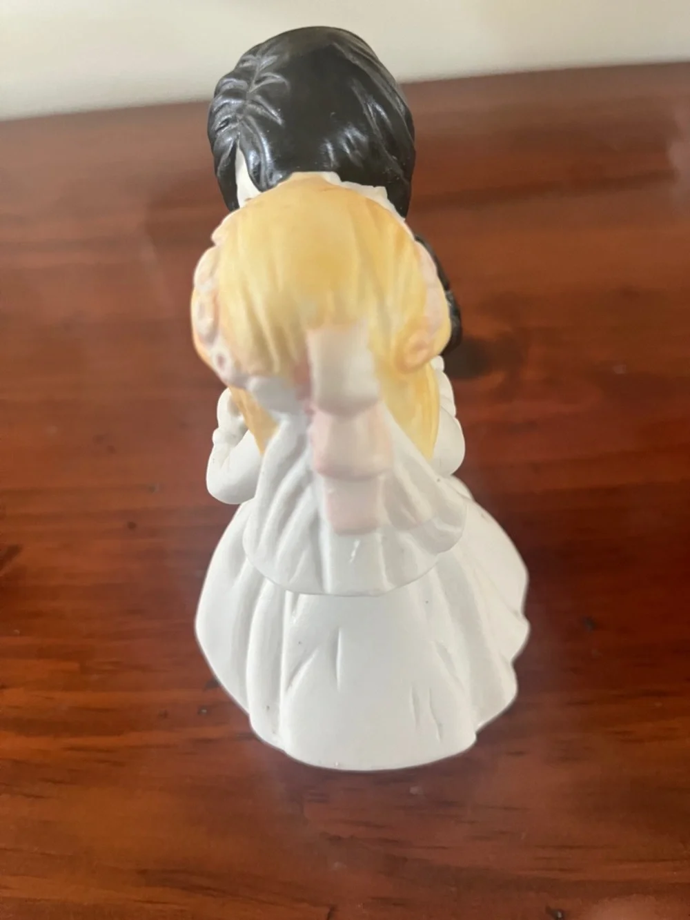 Vintage Wedding Kissing Bride & Groom Figurine